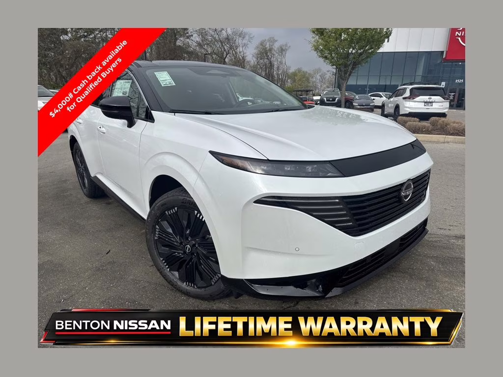 2026 Everest White Pearl/Black Nissan Murano Platinum AWD SUV