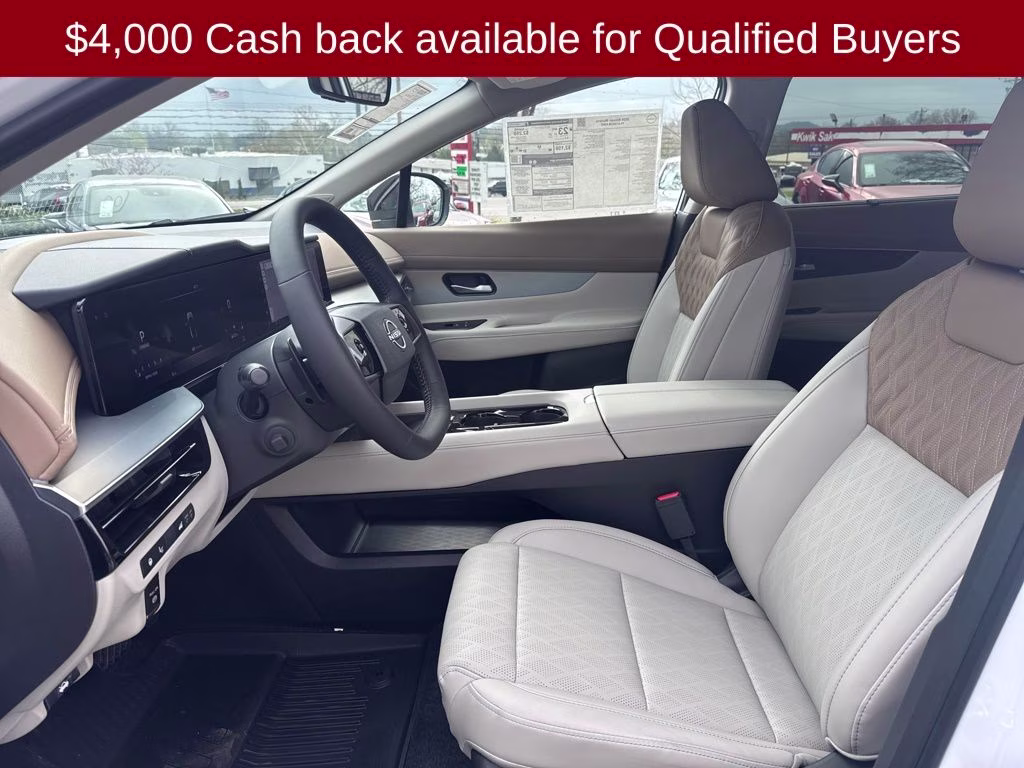 2026 Everest White Pearl/Black Nissan Murano Platinum AWD SUV