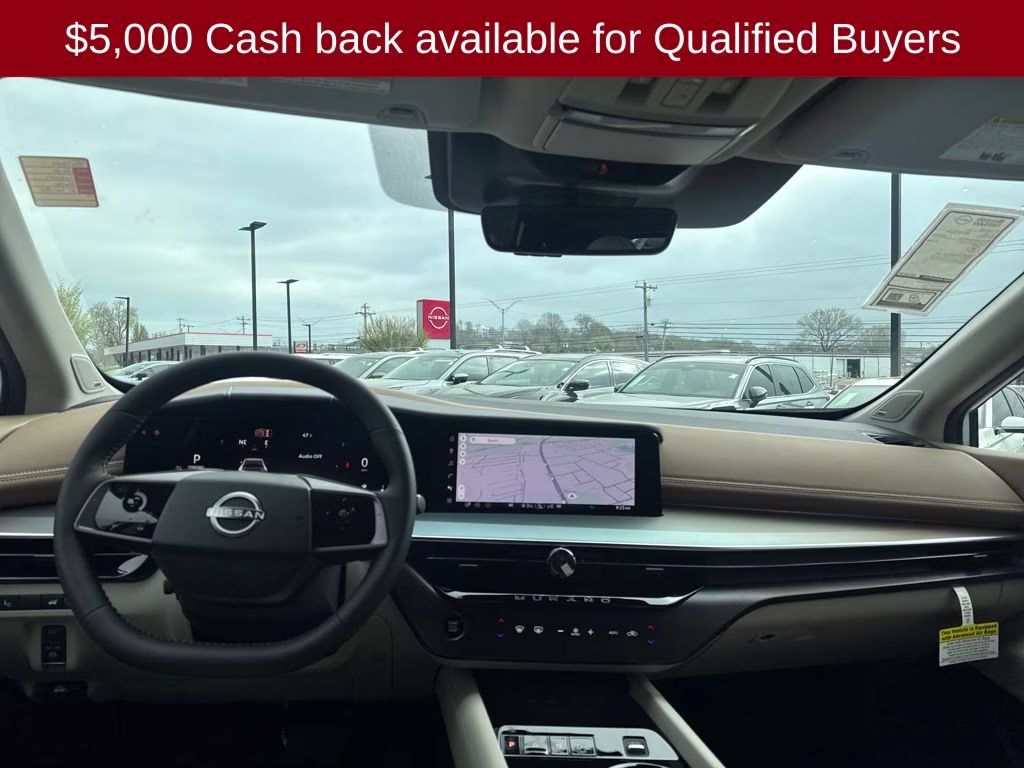 2026 Everest White Pearl/Black Nissan Murano Platinum AWD SUV