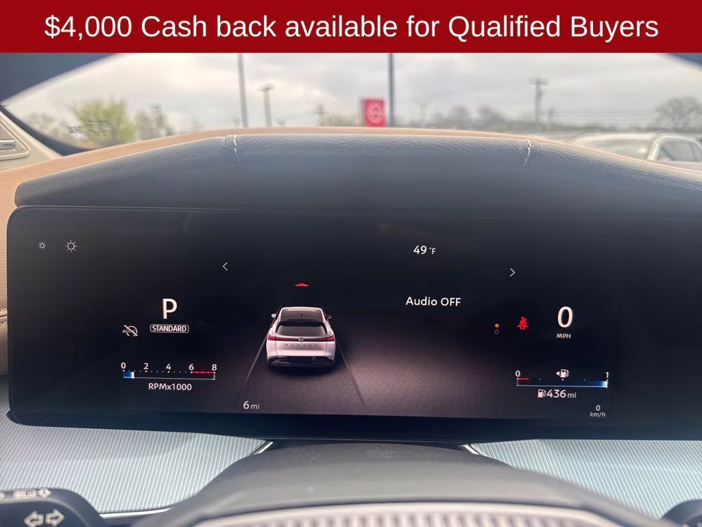 2026 Everest White Pearl/Black Nissan Murano Platinum AWD SUV