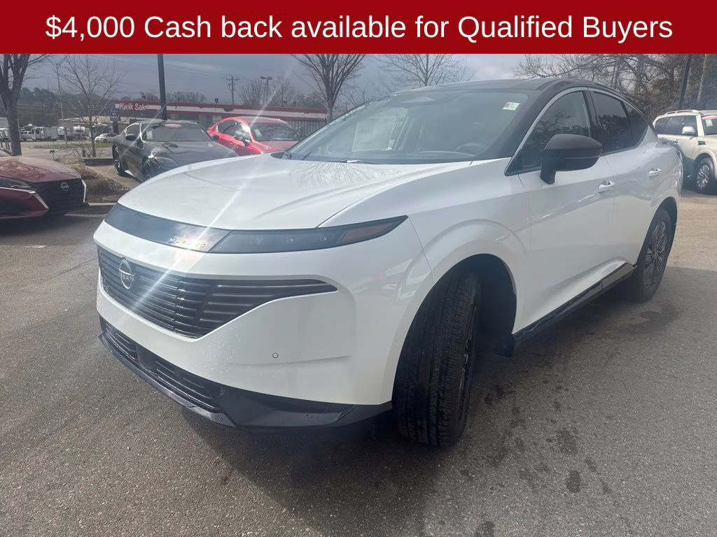 2026 Everest White Pearl/Black Nissan Murano Platinum AWD SUV