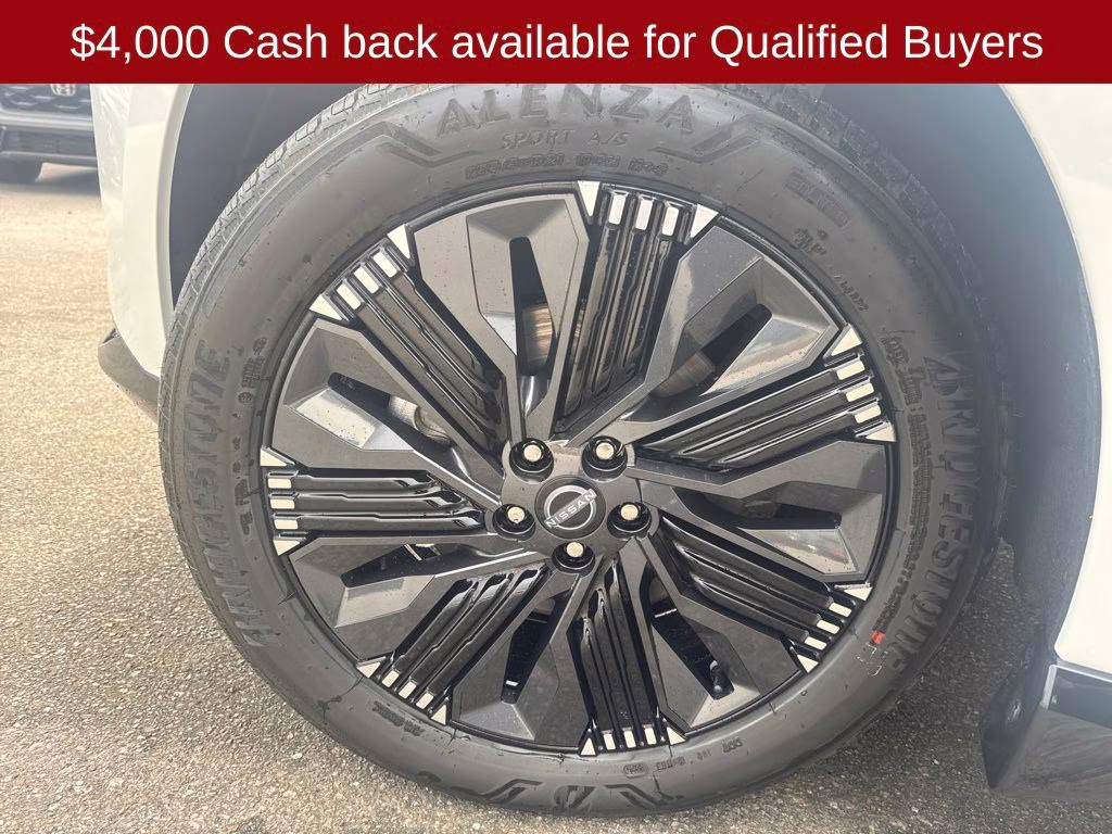 2026 Everest White Pearl/Black Nissan Murano Platinum AWD SUV