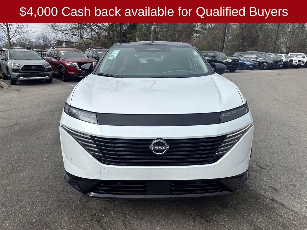 2026 Everest White Pearl/Black Nissan Murano Platinum AWD SUV