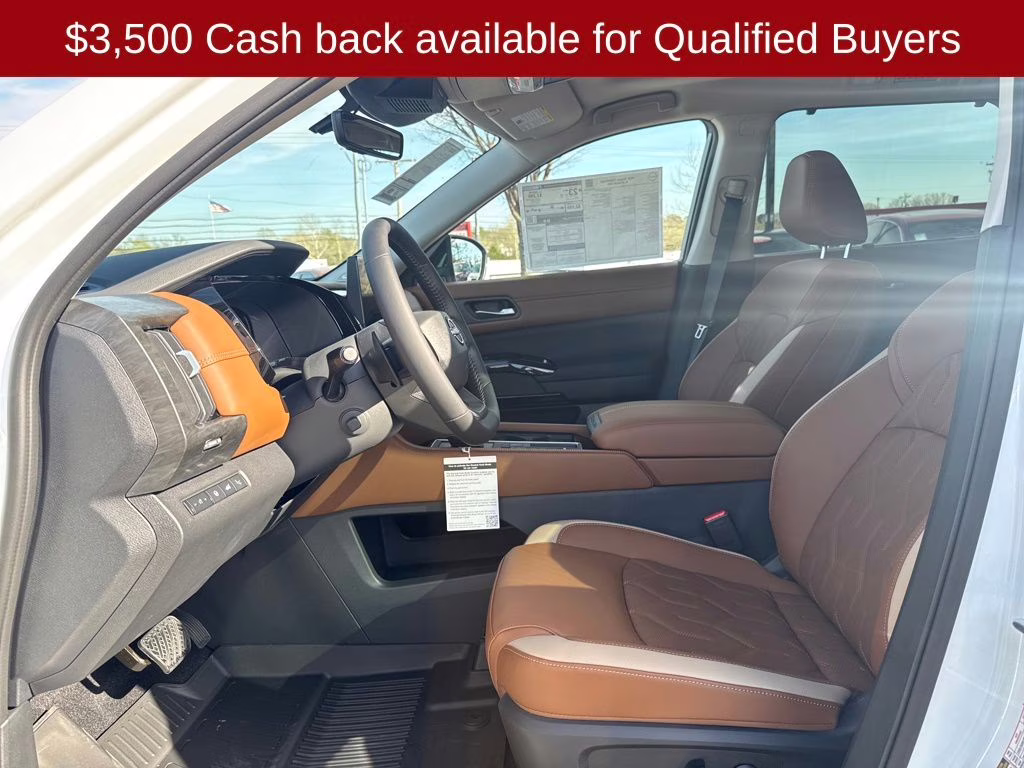 2026 Everest White Pearl Tricoat Nissan Pathfinder Platinum FWD SUV