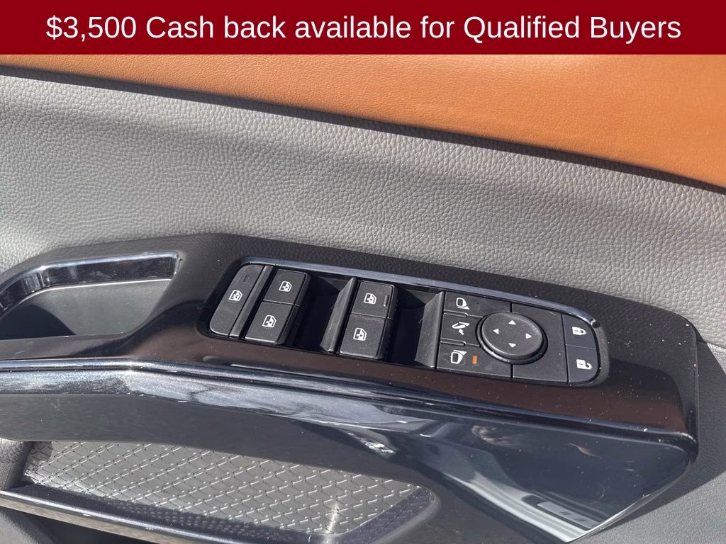 2026 Everest White Pearl Tricoat Nissan Pathfinder Platinum FWD SUV