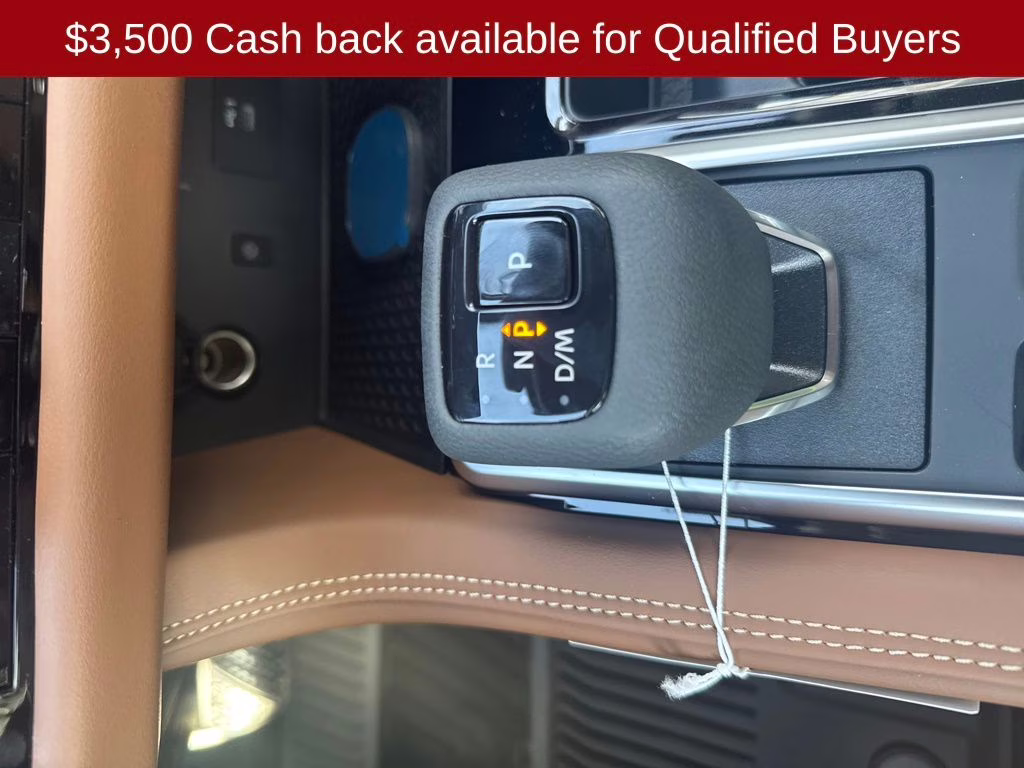 2026 Everest White Pearl Tricoat Nissan Pathfinder Platinum FWD SUV