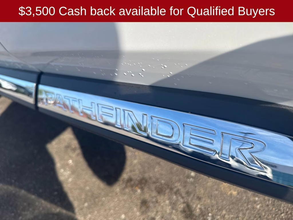 2026 Everest White Pearl Tricoat Nissan Pathfinder Platinum FWD SUV