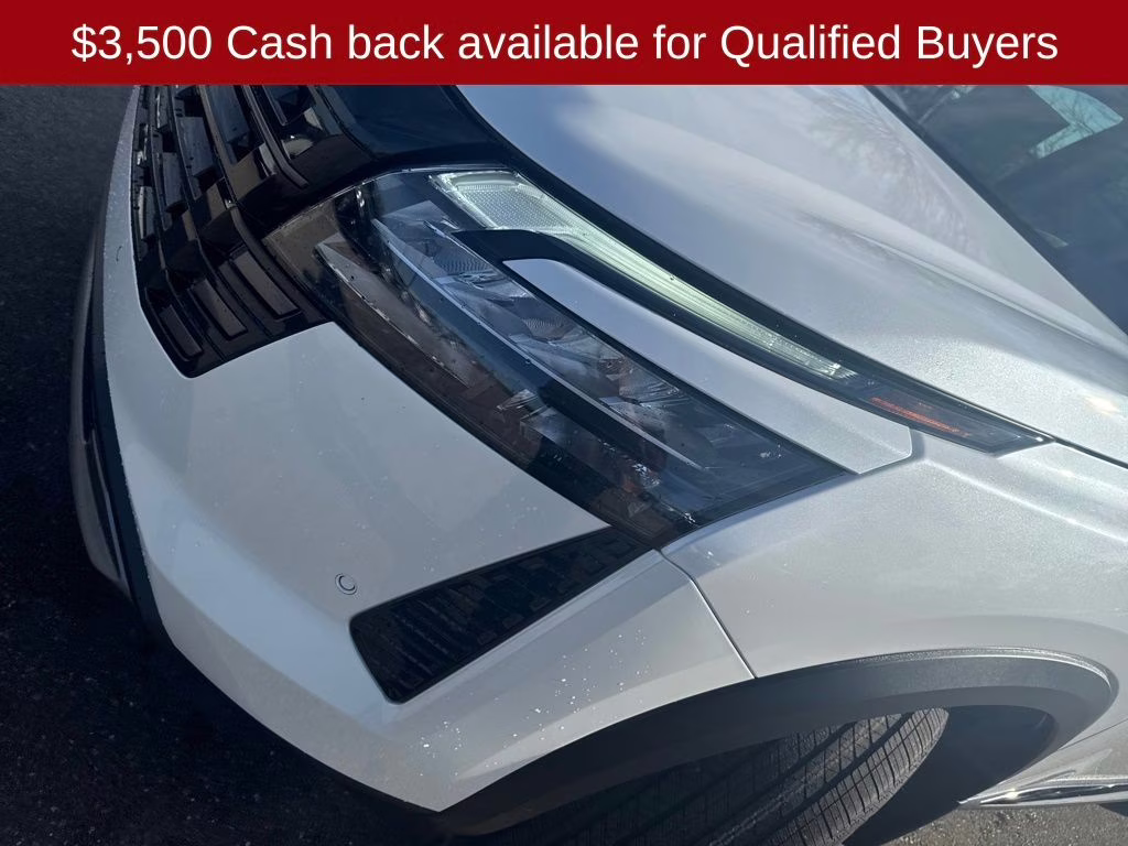 2026 Everest White Pearl Tricoat Nissan Pathfinder Platinum FWD SUV