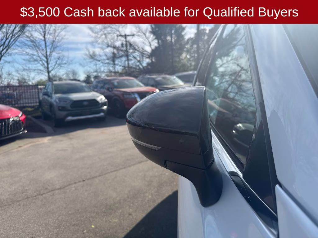 2026 Everest White Pearl Tricoat Nissan Pathfinder Platinum FWD SUV