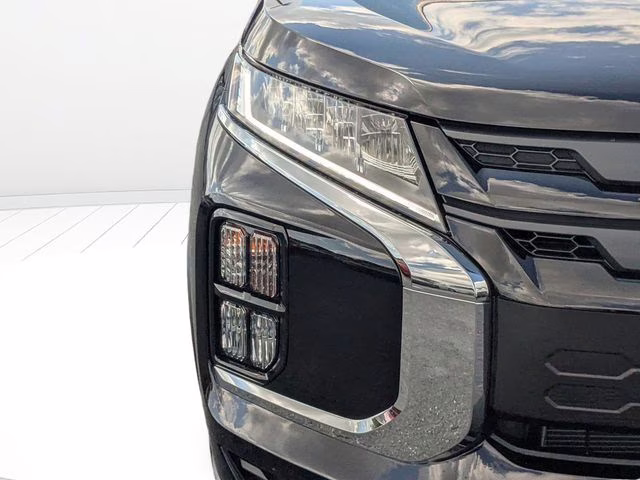 2026 Labrador Black Pearl Mitsubishi Outlander Sport 2.0 LE 4X4 SUV