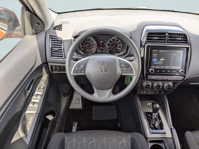 2026 Sunshine Orange Metallic Mitsubishi Outlander Sport 2.0 ES 4X4 SUV