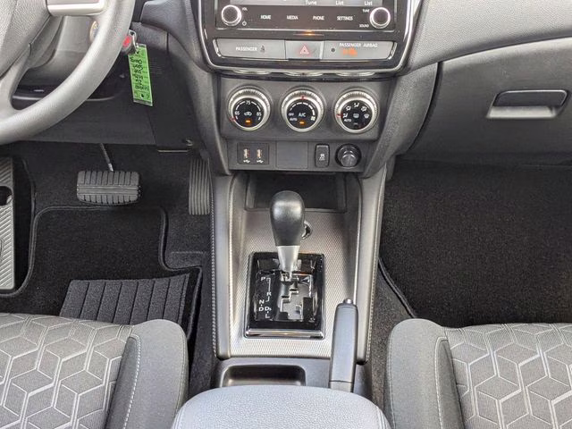 2026 Sunshine Orange Metallic Mitsubishi Outlander Sport 2.0 ES 4X4 SUV