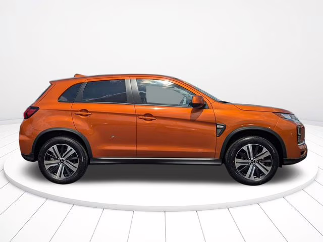2026 Sunshine Orange Metallic Mitsubishi Outlander Sport 2.0 ES 4X4 SUV