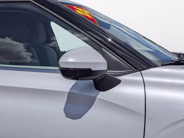2026 White Diamond Mitsubishi Outlander SE FWD SUV