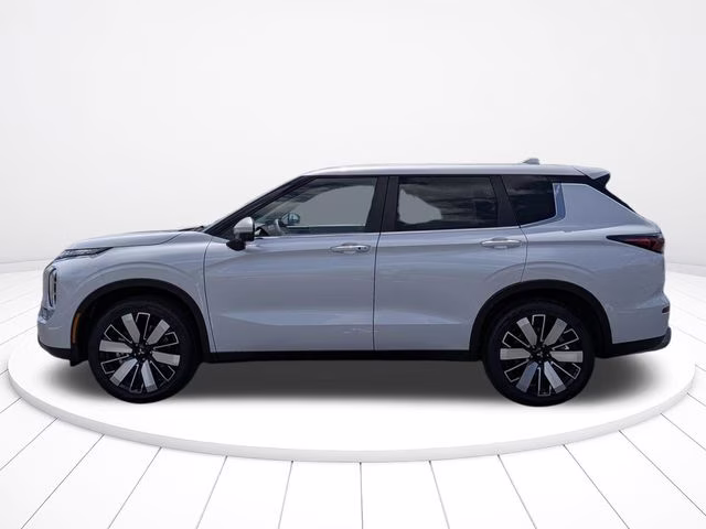 2026 White Diamond Mitsubishi Outlander SE FWD SUV