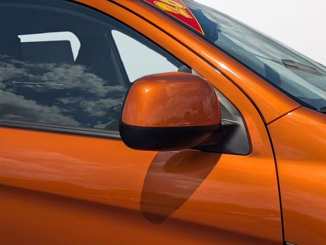 2026 Sunshine Orange Metallic Mitsubishi Outlander Sport 2.0 ES 4X4 SUV