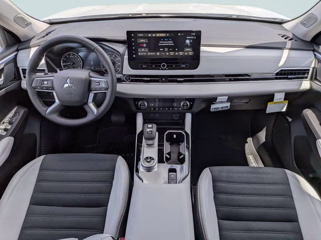 2026 White Diamond Mitsubishi Outlander SE FWD SUV