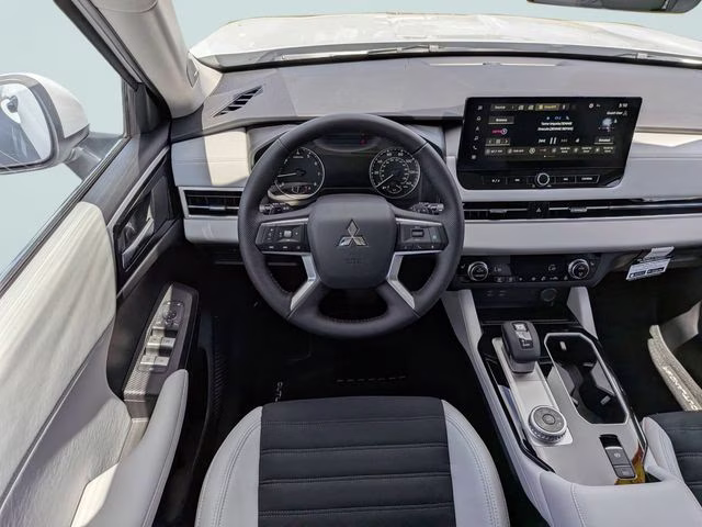 2026 White Diamond Mitsubishi Outlander SE FWD SUV
