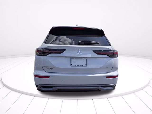 2026 White Diamond Mitsubishi Outlander SE FWD SUV