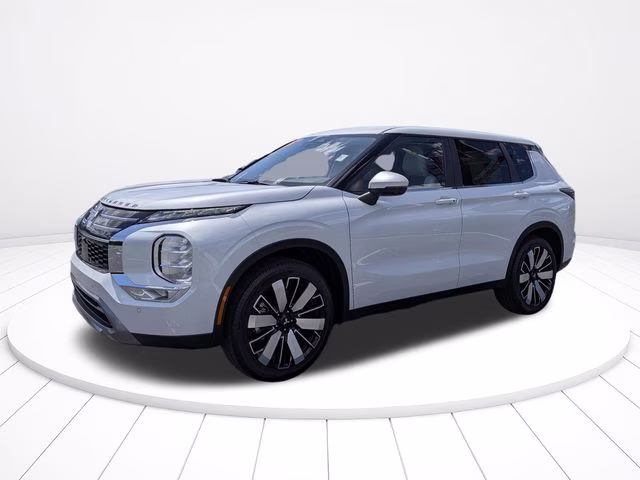 2026 White Diamond Mitsubishi Outlander SE FWD SUV