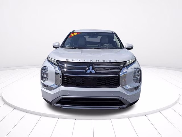 2026 White Diamond Mitsubishi Outlander SE FWD SUV