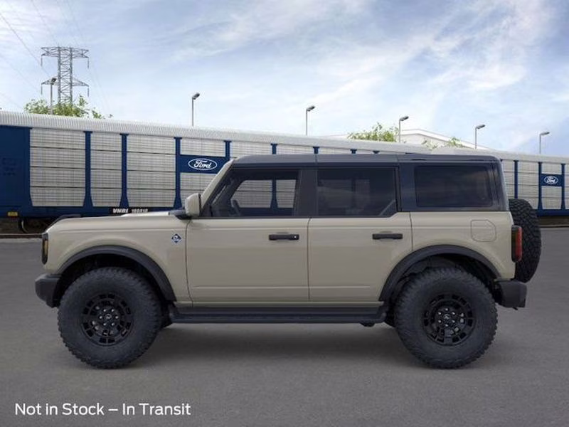 2026 Desert Sand Ford Bronco Outer Banks 4X4 SUV