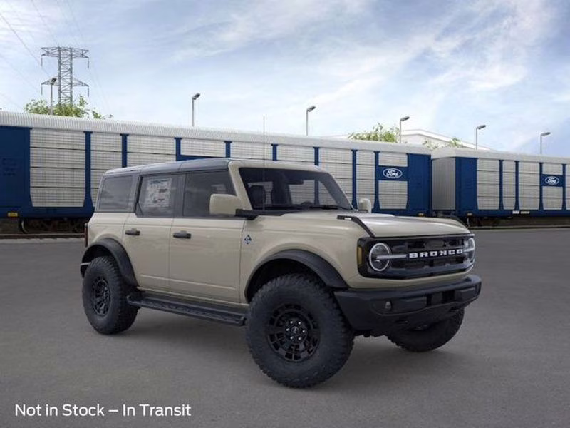 2026 Desert Sand Ford Bronco Outer Banks 4X4 SUV