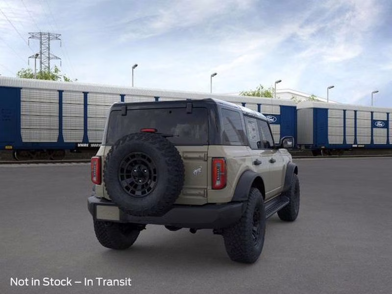 2026 Desert Sand Ford Bronco Outer Banks 4X4 SUV