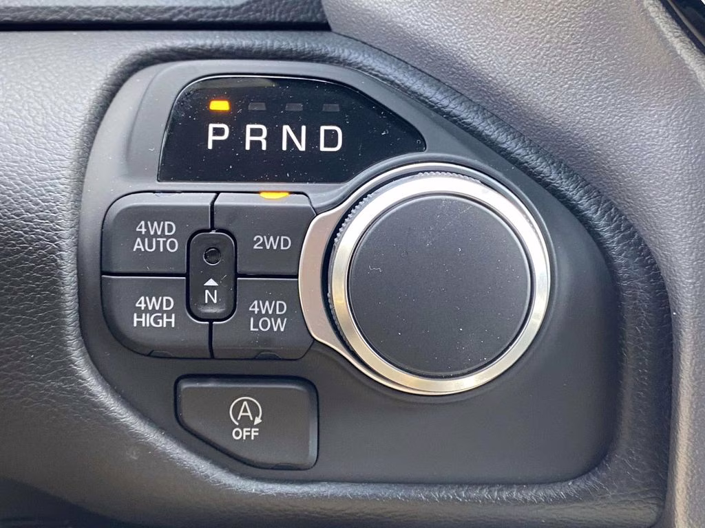 2026 Diamond Black Crystal Pearlcoat Ram 1500 Big Horn/Lone Star 4X4 Truck