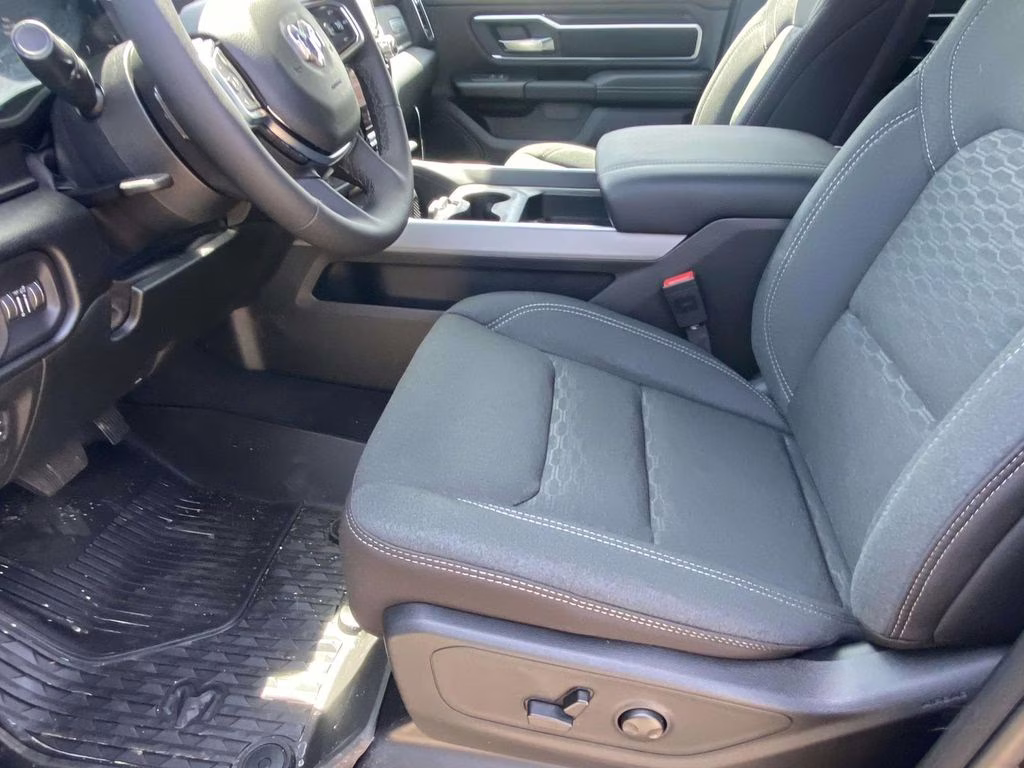 2026 Diamond Black Crystal Pearlcoat Ram 1500 Big Horn/Lone Star 4X4 Truck