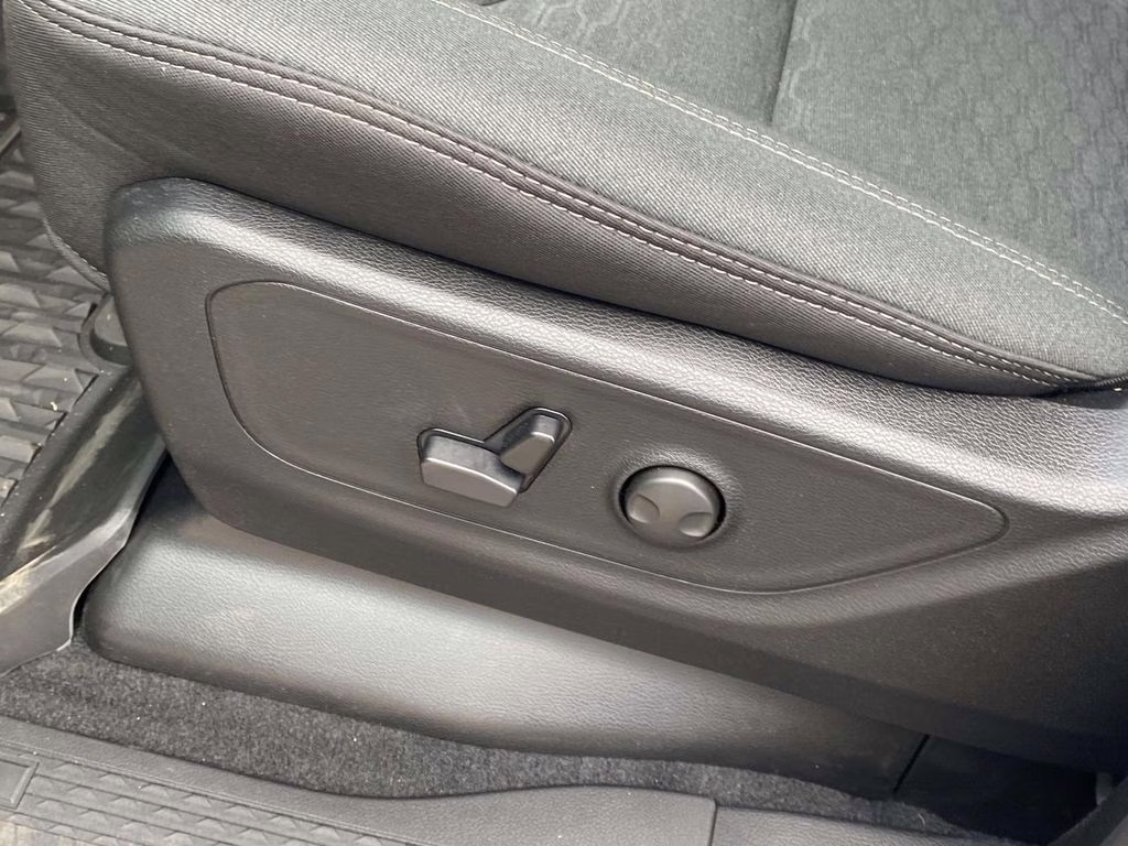 2026 Granite Crystal Metallic Clearcoat Ram 1500 Big Horn/Lone Star 4X4 Truck