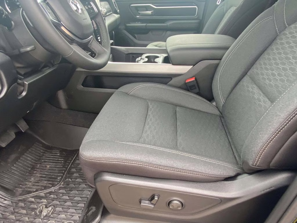 2026 Diamond Black Crystal Pearlcoat Ram 1500 Big Horn/Lone Star 4X4 Truck