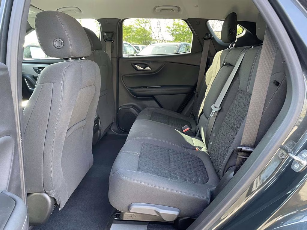 2020 Graphite Metallic Chevrolet Blazer LT FWD SUV