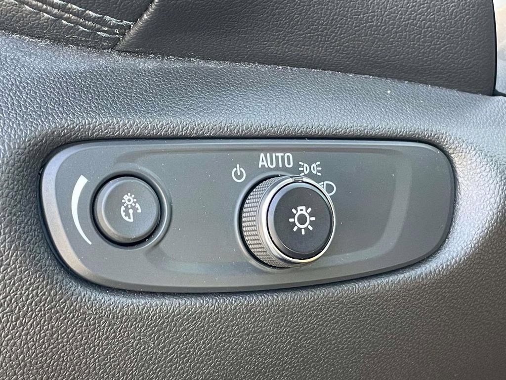 2020 Graphite Metallic Chevrolet Blazer LT FWD SUV