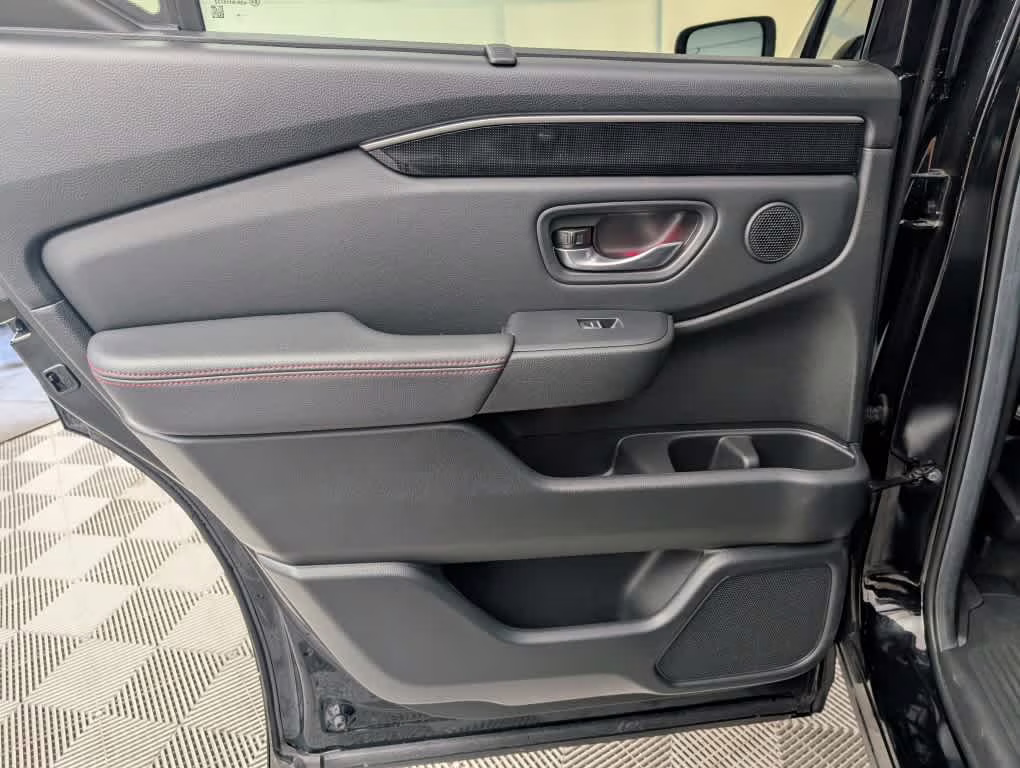 2025 Crystal Black Pearl Honda Pilot Black Edition AWD SUV