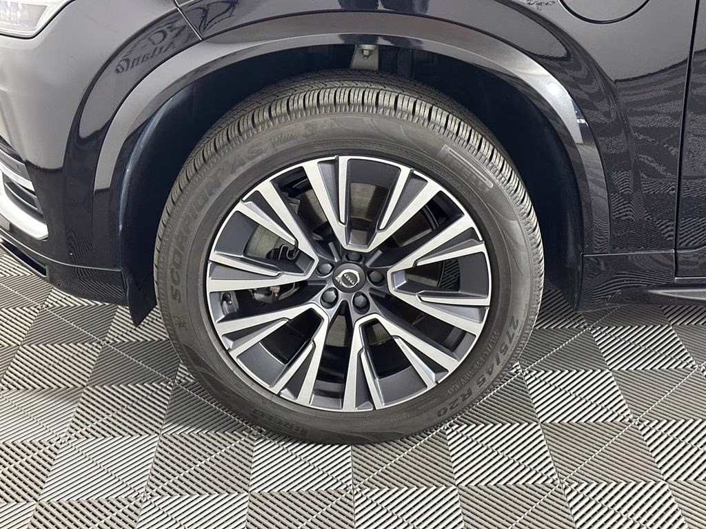 2022 Onyx Black Metallic Volvo XC90 Recharge Plug-In Hybrid T8 Inscription Expression 6 Passenger AWD SUV