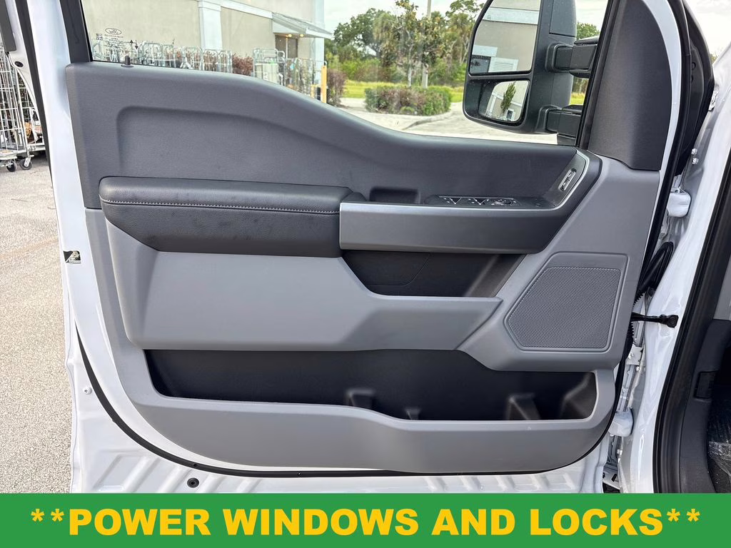 2026 Oxford White Ford Super Duty F-250 SRW XL 4X4 Truck