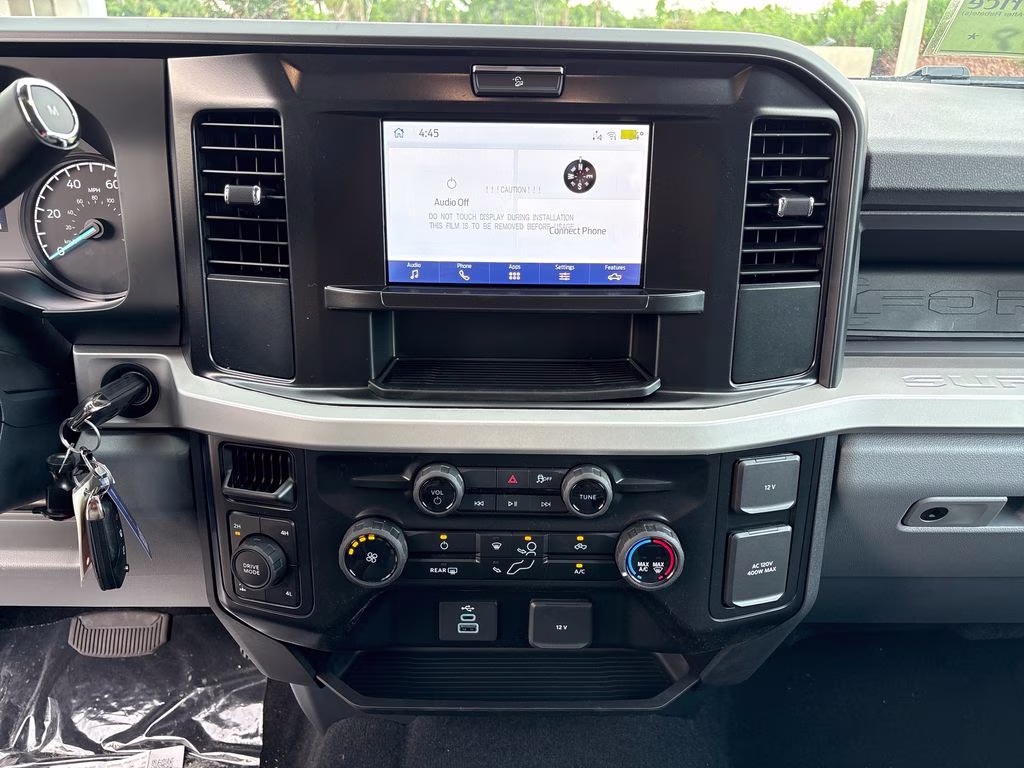 2026 Oxford White Ford Super Duty F-250 SRW XL 4X4 Truck