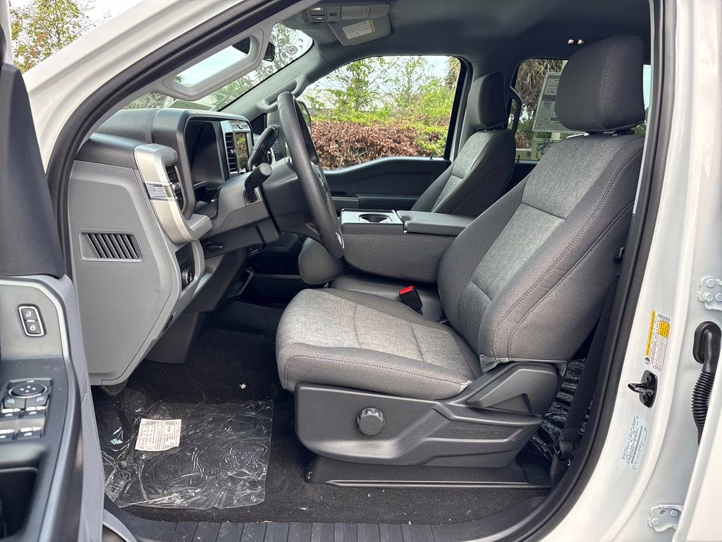 2026 Oxford White Ford Super Duty F-250 SRW XL 4X4 Truck