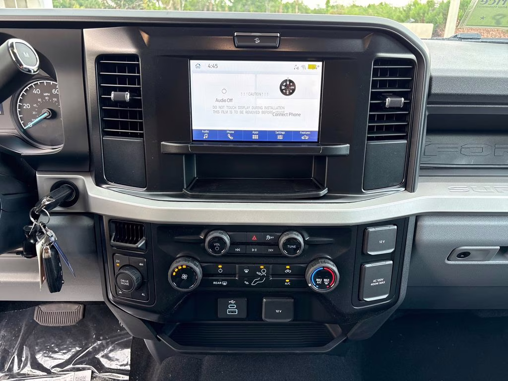 2026 Oxford White Ford Super Duty F-250 SRW XL 4X4 Truck