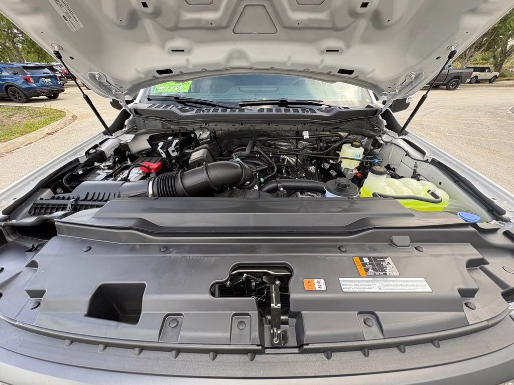 2026 Oxford White Ford Super Duty F-250 SRW XL 4X4 Truck