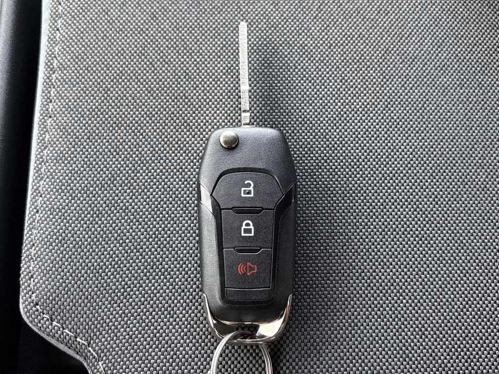 2026 Oxford White Ford Super Duty F-250 SRW XL 4X4 Truck