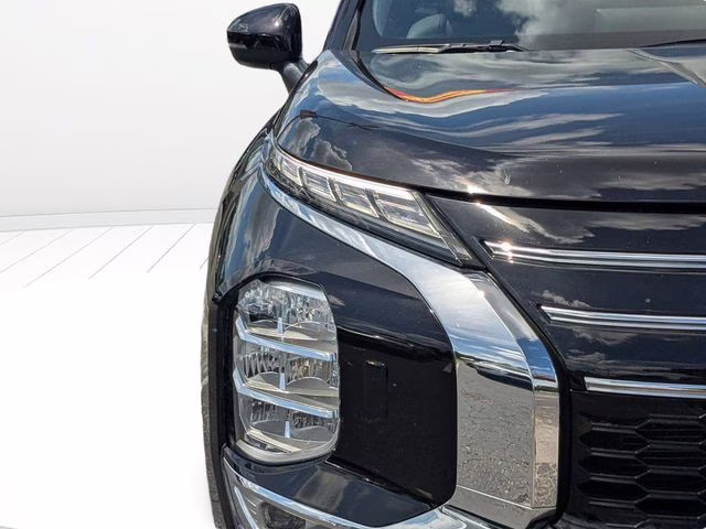 2025 Labrador Black Pearl Mitsubishi Outlander SE AWD SUV