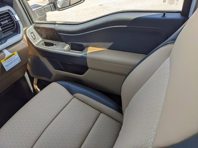 2026 Avalanche Ford Super Duty F-250 SRW Lariat 4X4 Truck