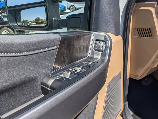 2026 Avalanche Ford Super Duty F-250 SRW Lariat 4X4 Truck