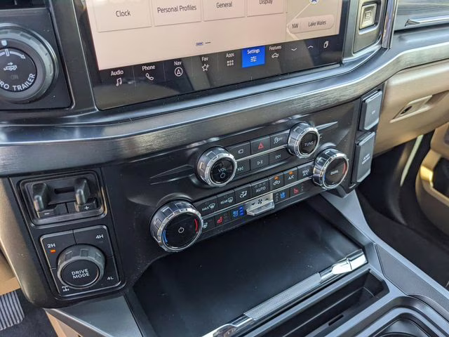 2026 Avalanche Ford Super Duty F-250 SRW Lariat 4X4 Truck