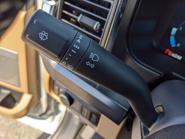 2026 Avalanche Ford Super Duty F-250 SRW Lariat 4X4 Truck