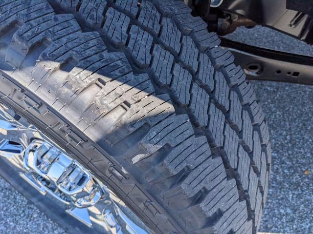 2026 Avalanche Ford Super Duty F-250 SRW Lariat 4X4 Truck