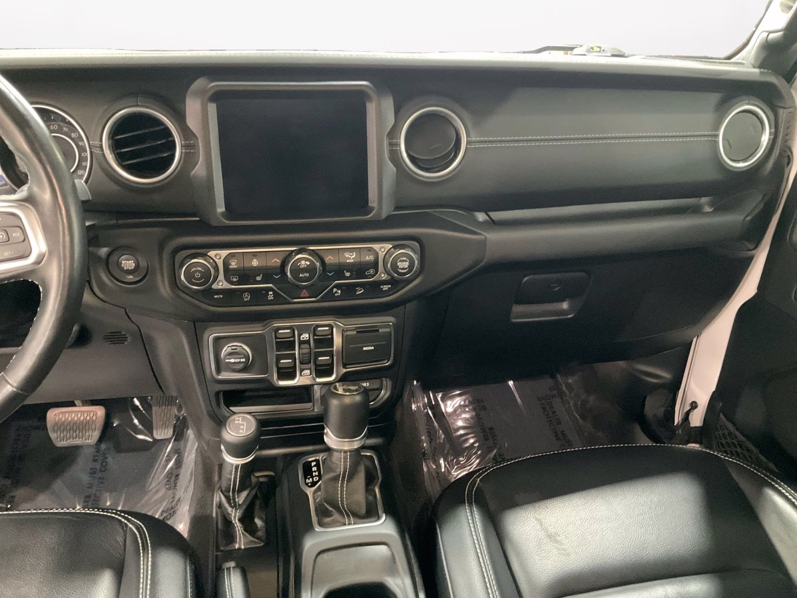 2021 Bright White Clearcoat Jeep Wrangler Unlimited Sahara 4X4 SUV