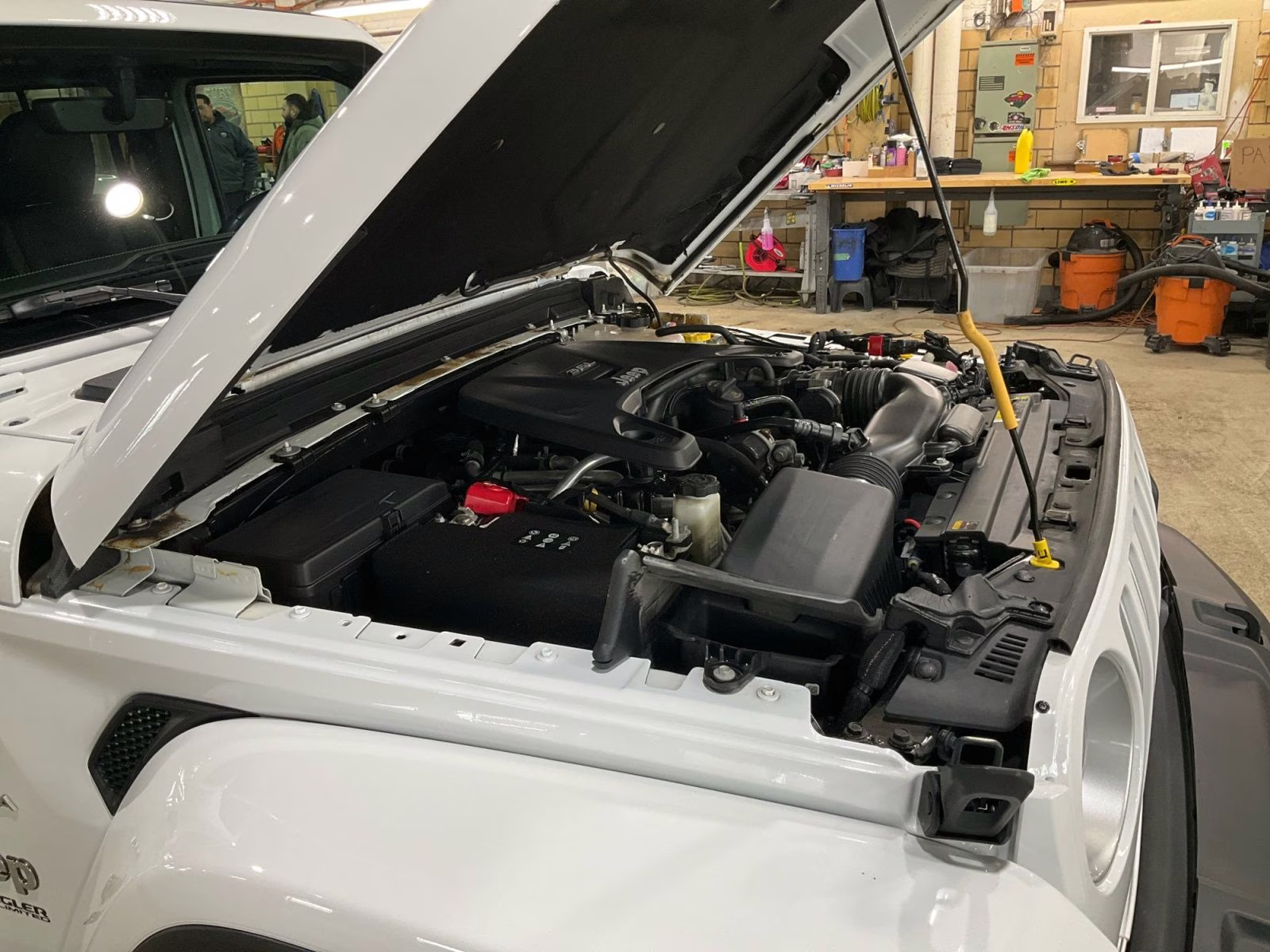 2021 Bright White Clearcoat Jeep Wrangler Unlimited Sahara 4X4 SUV